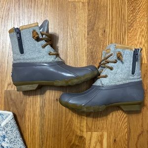 Size 2 Sperrys for girls in great shape